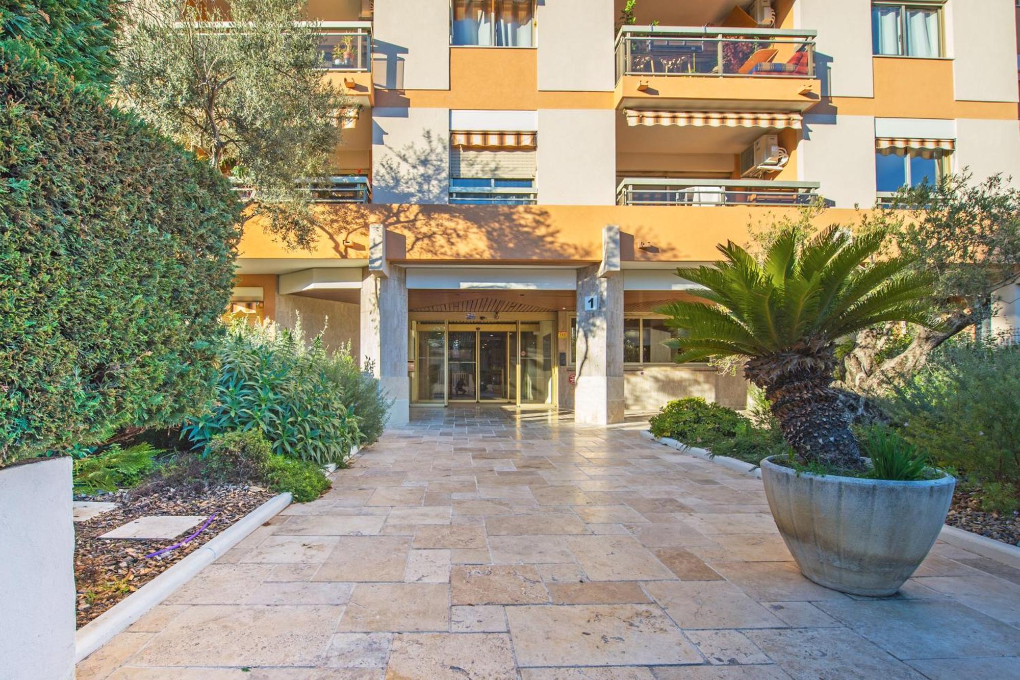 Appartement Renove - Terrasse - Parking - Bm Nisa Exterior foto